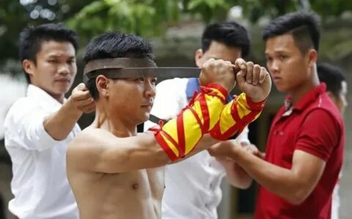 Tìm hiểu về thị trường: Tìm hiểu về nhu cầu và đam mê của khách hàng để đưa ra sản